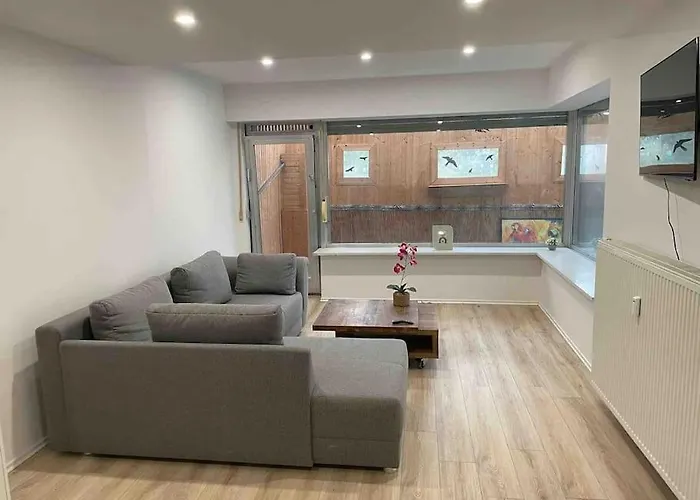 Apartamento Charmantes Feriendomizil, Haus Mit Garten 30 Km Bonn Und Koblenz, 3 Bis Zu 8 Personen